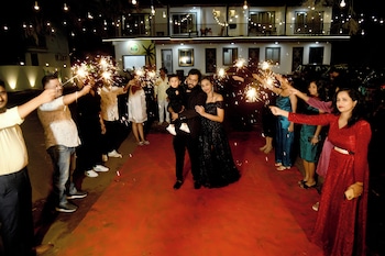 sea royal rooms and cafe