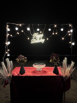 sea royal rooms and cafe