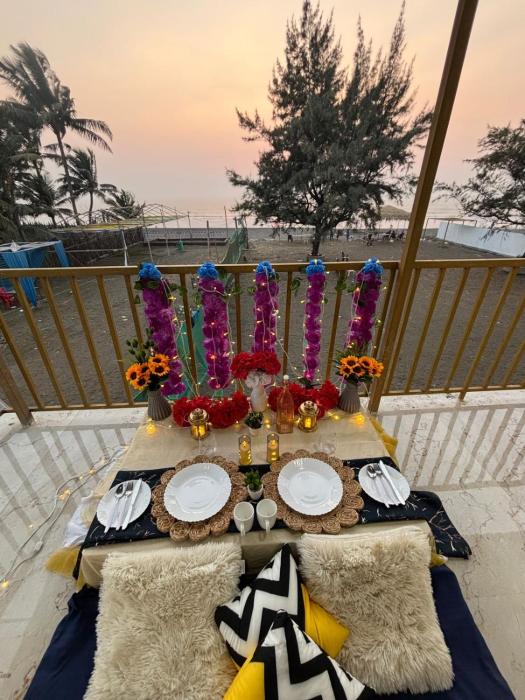 sea royal rooms and cafe