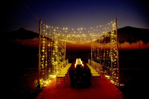 sea royal rooms and cafe