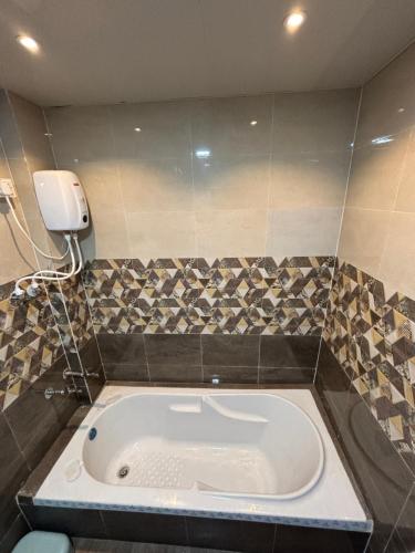 sea royal rooms and cafe