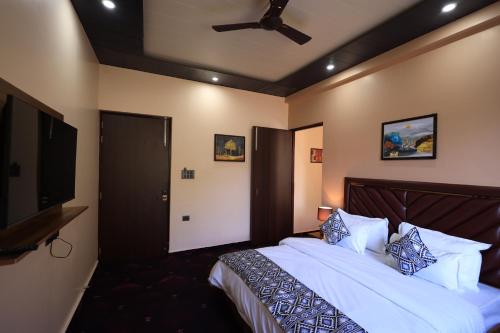 hotel corbett cultures