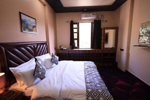 hotel corbett cultures