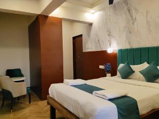 the solitaire residency