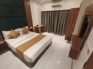 hotel west line andheri