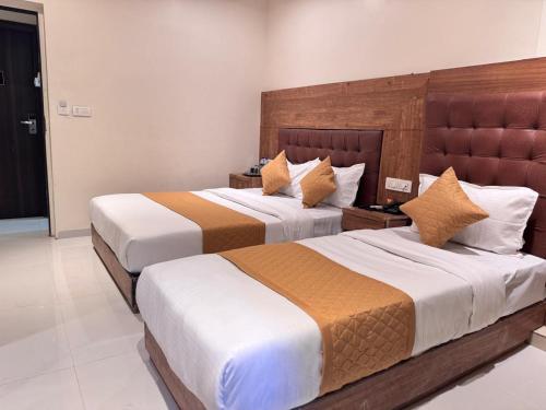 Hotel West Line Andheri,,3 star