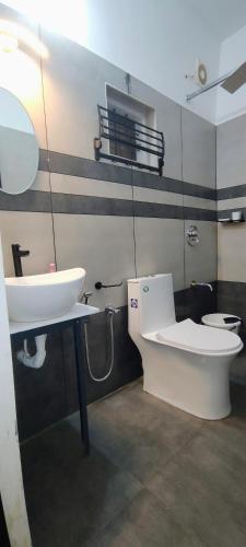 Gmsquare,,3 star