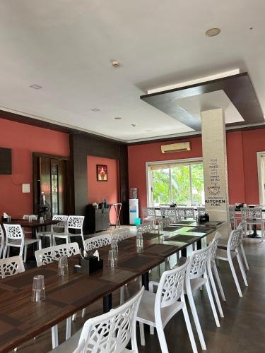 Ivy Bliss Studio With Common Pool, B 14, Karjat,,3 star