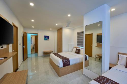 Sapphire Club Hub,,3 star