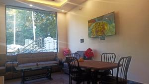 hotel breezewood wonders