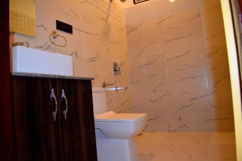 hotel breezewood wonders