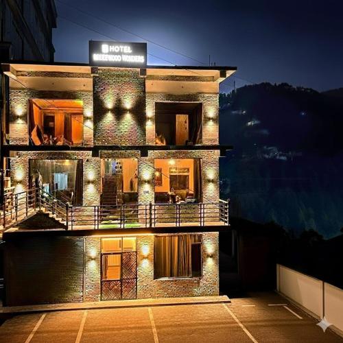 hotel breezewood wonders