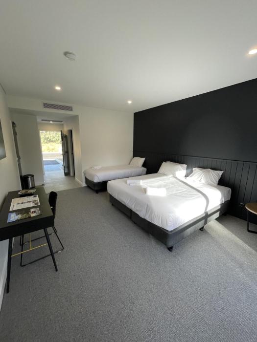 harden country club motel