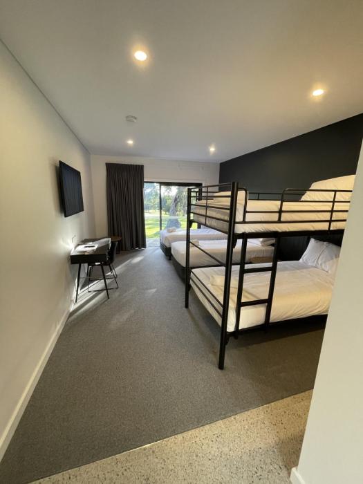 harden country club motel