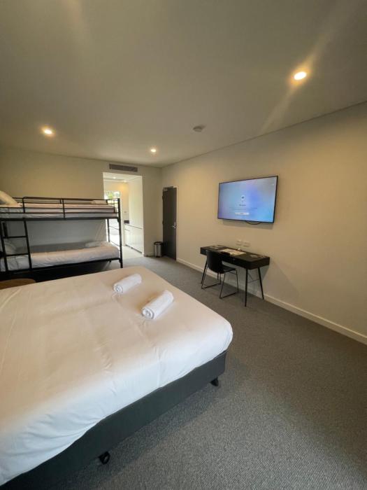 harden country club motel
