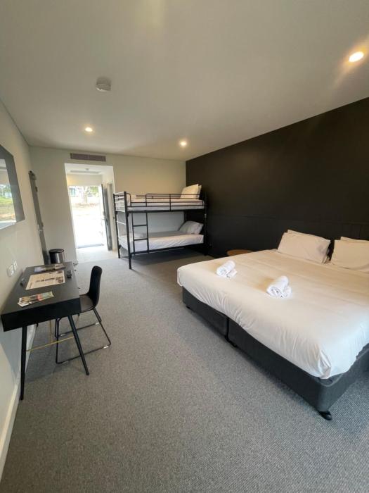 harden country club motel