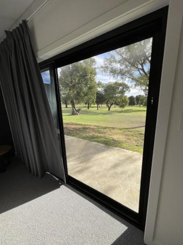 harden country club motel