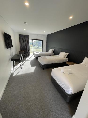 harden country club motel