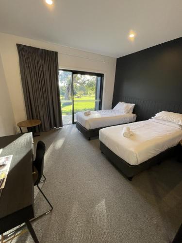 harden country club motel