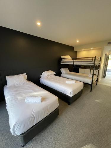 harden country club motel
