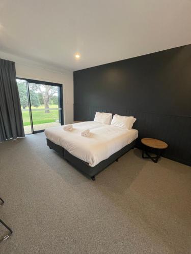 harden country club motel