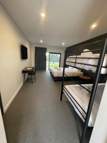 harden country club motel