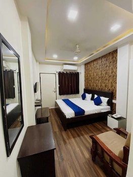 hotel happy stay