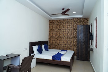 hotel happy stay