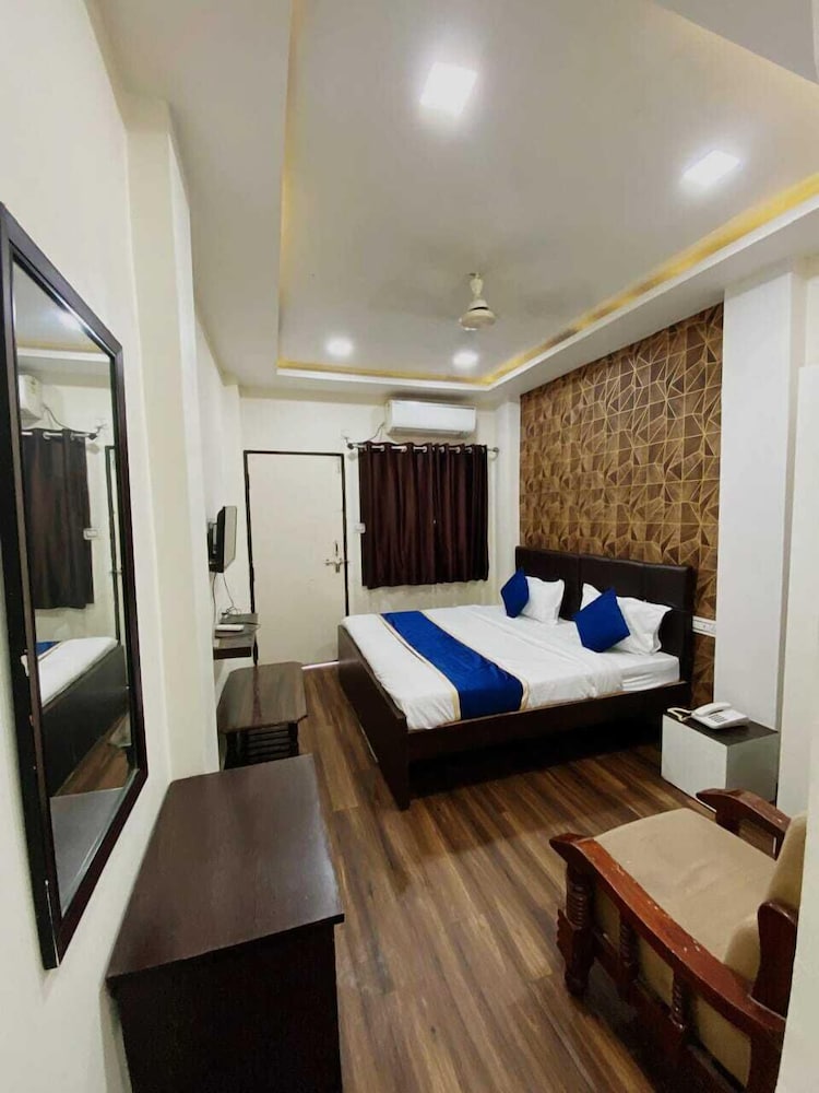 hotel happy stay