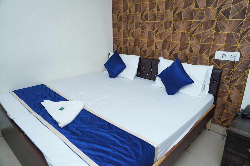 hotel happy stay