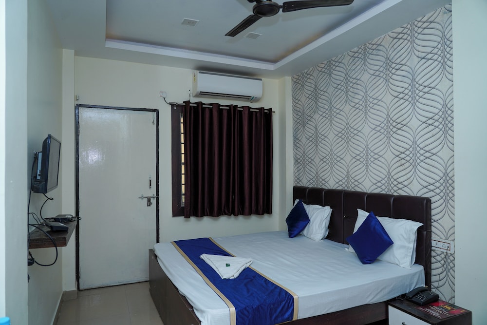 hotel happy stay