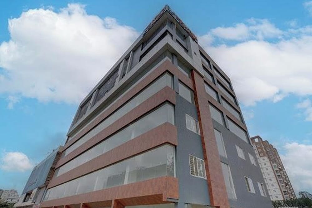 hotel tree suites next airport inn