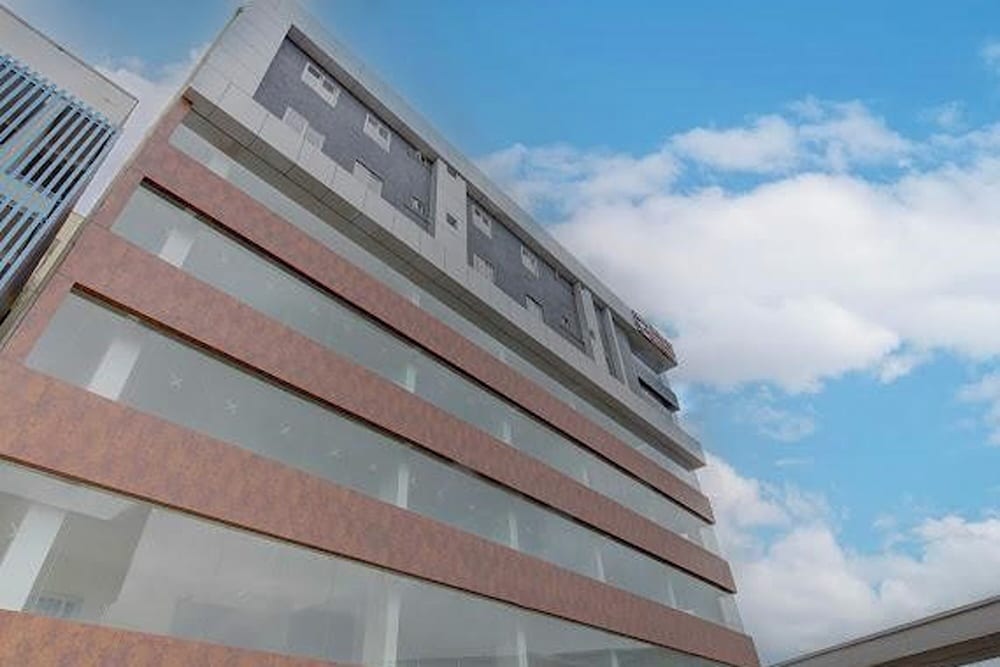 hotel tree suites next airport inn