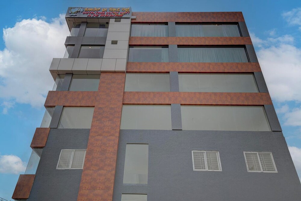 hotel tree suites next airport inn