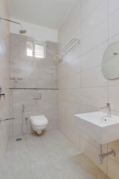 hotel tree suites next airport inn