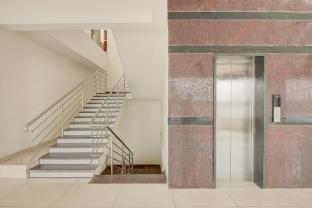 hotel tree suites next airport inn