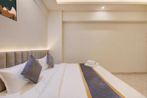 hotel tree suites next airport inn