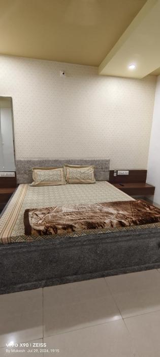 hotel pawar palace and restaurant