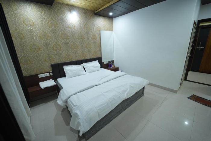 hotel pawar palace and restaurant