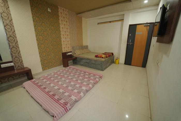 hotel pawar palace and restaurant