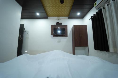 hotel pawar palace and restaurant