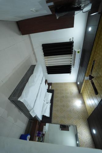 hotel pawar palace and restaurant