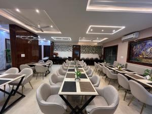 hotel mango tree vrindavan