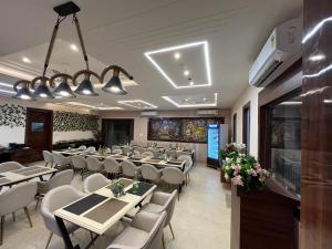 hotel mango tree vrindavan