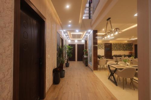 hotel mango tree vrindavan