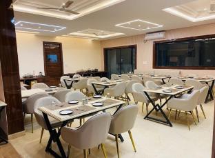 hotel mango tree vrindavan