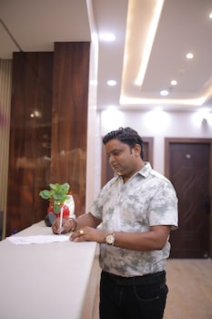 hotel mango tree vrindavan