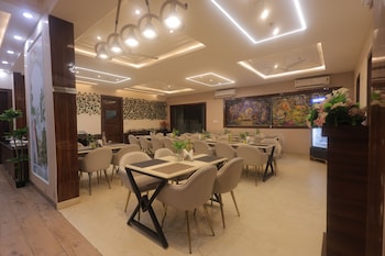 hotel mango tree vrindavan