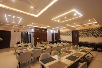 hotel mango tree vrindavan