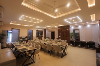 hotel mango tree vrindavan